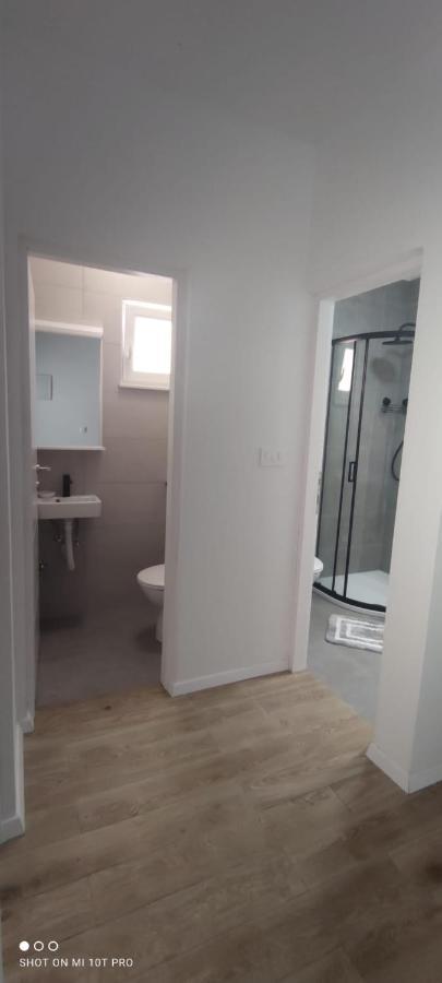 Apartments Alen Vir Exterior photo